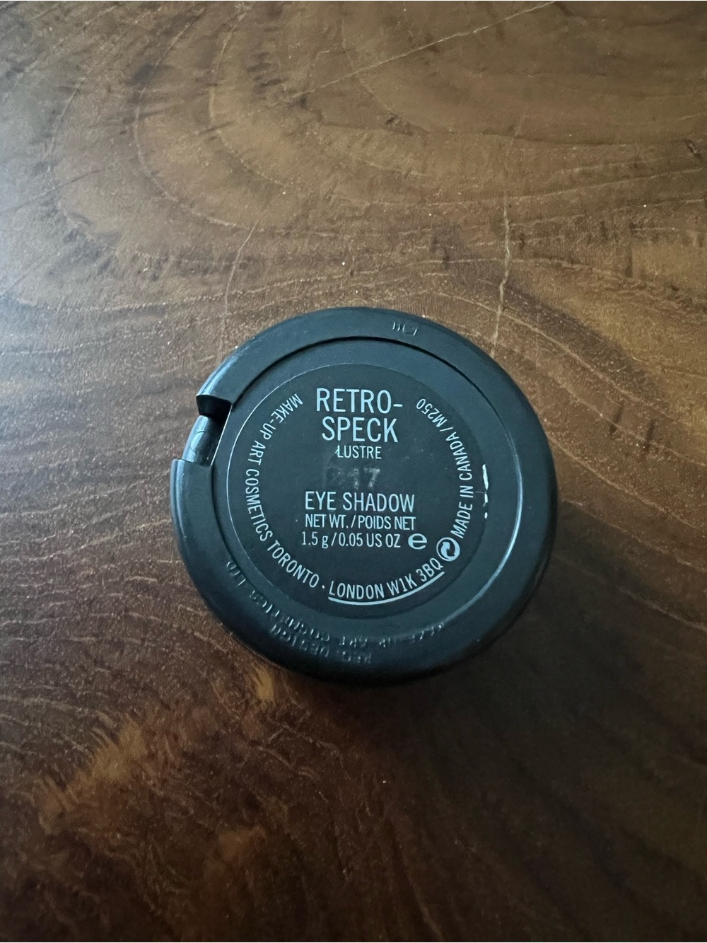 MAC Cosmetics Eyeshadow - Retrospeck - Picture 3 of 5